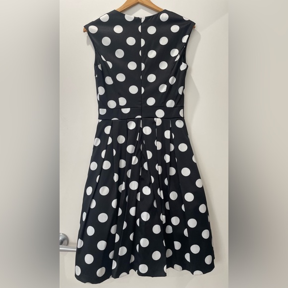 Review Dress Size 8 - Picture 2 of 7